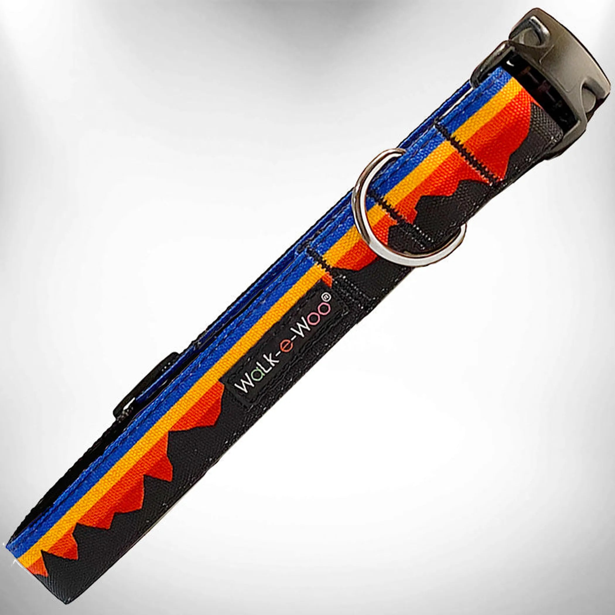 Walk-e-Woo mountain dog collar with sturdy design and adjustable strap, suitable for large and strong dogs.