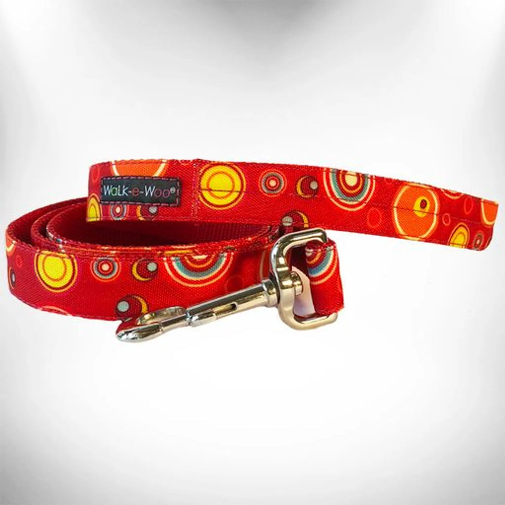 Martini dog lead by Walk-e-Woo, durable nylon leash with metal clasp for walking and controlling dogs outdoors.