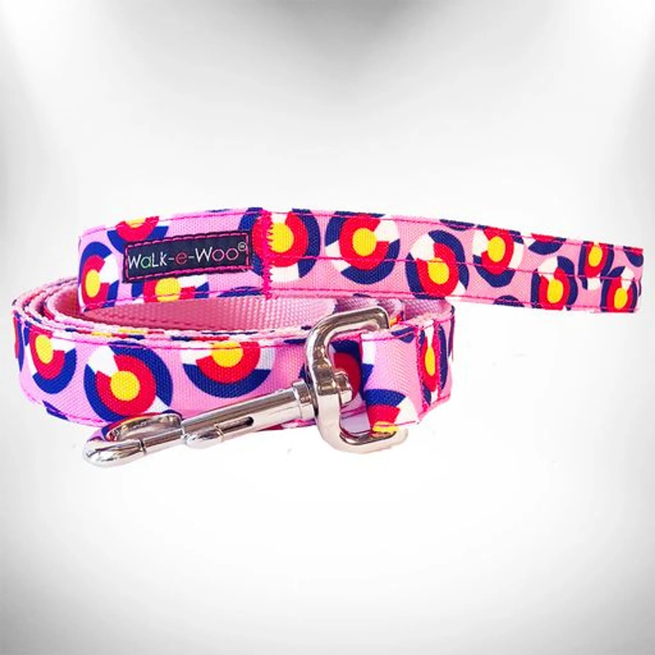 Walk-e-Woo Colorado and Texas dog leads, durable nylon leashes with colorful patterns, ideal for walking dogs outdoors.