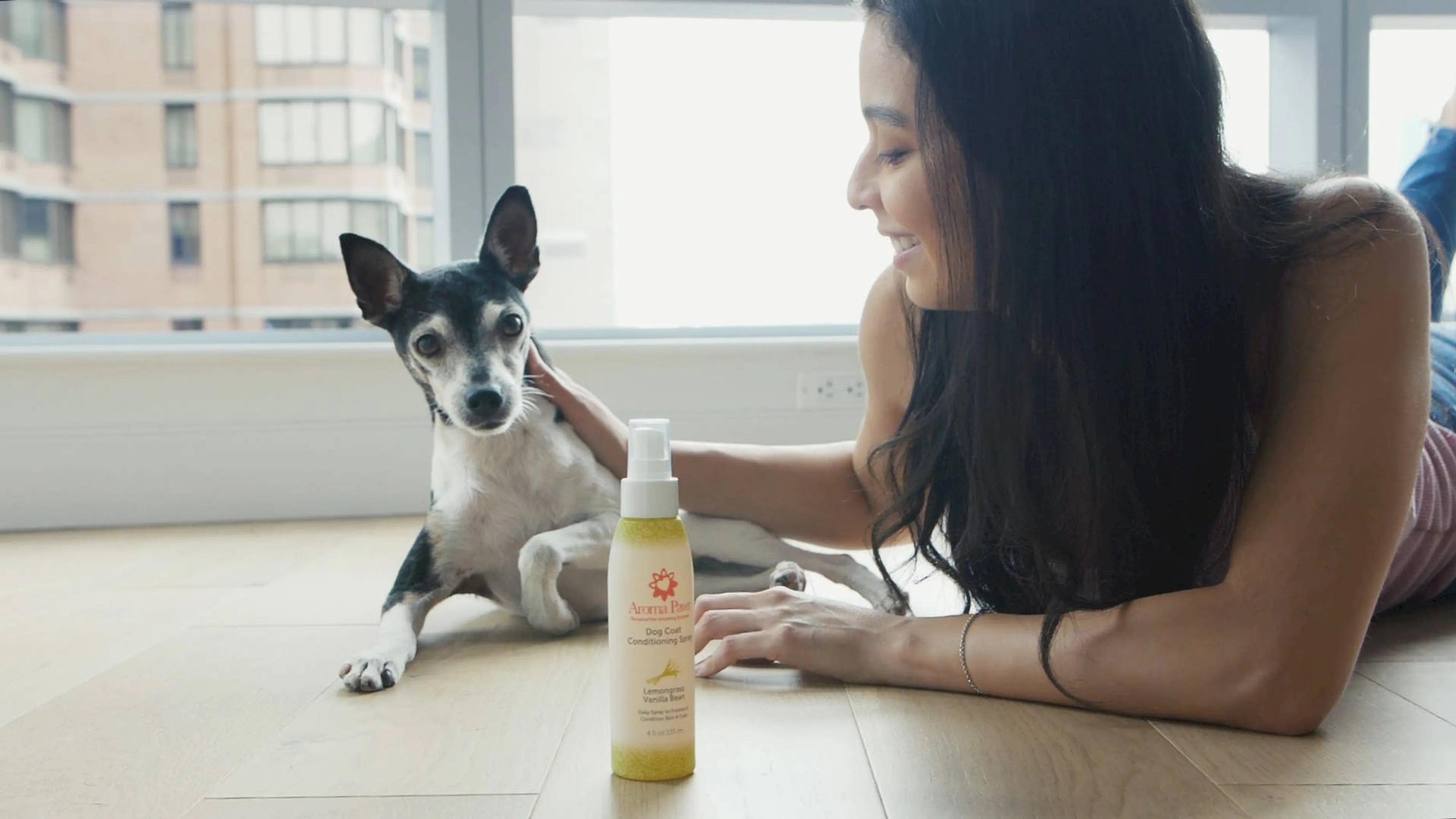 Aroma Paws Lemongrass Vanilla Bean dog coat spray bottle, 4.5 oz, with label, designed for pet grooming and freshening.