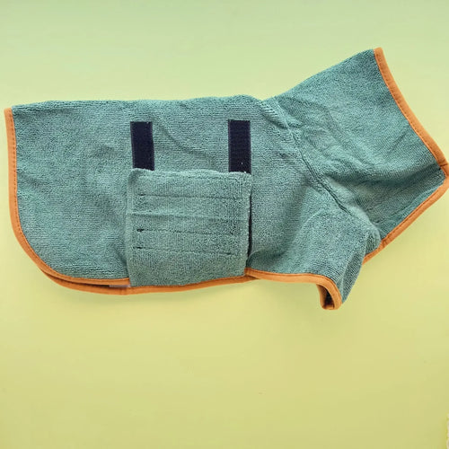 Gray dog bathrobe made of absorbent, quick-drying material, ideal for grooming and drying pets after baths.