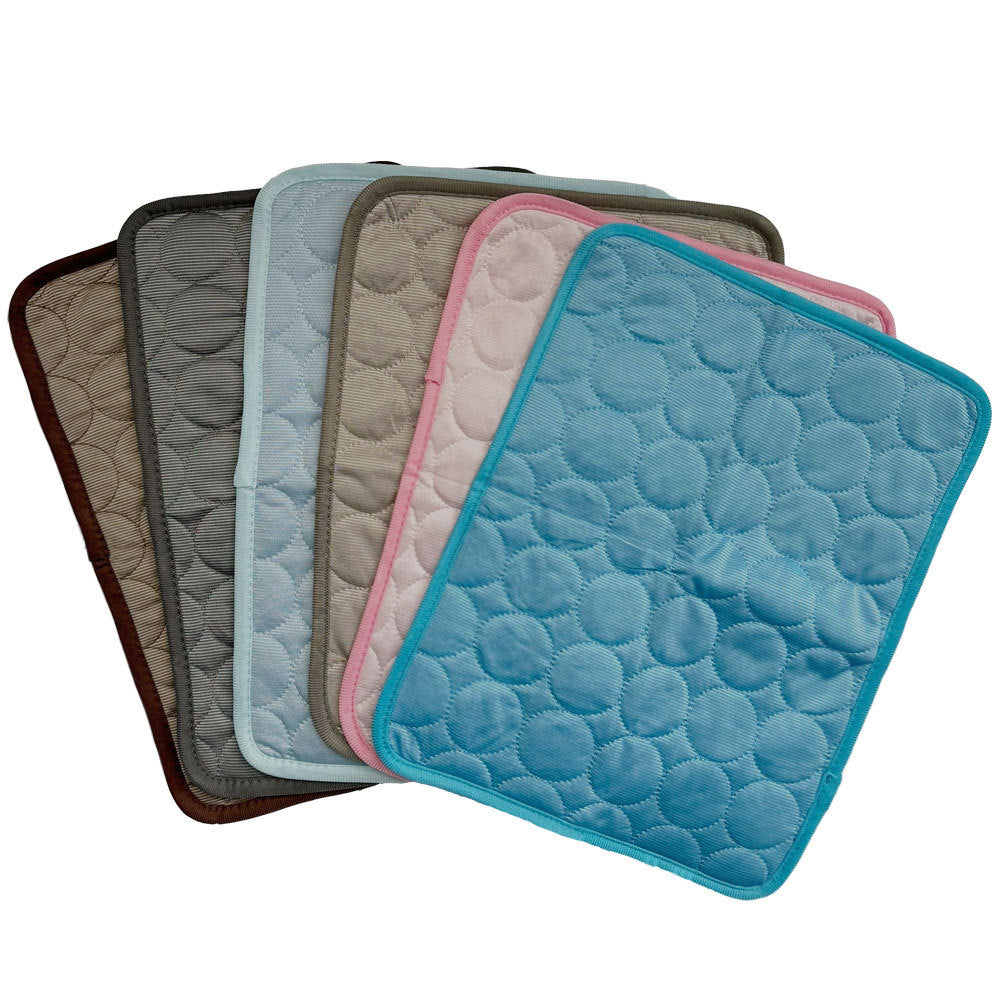 Gray pet summer sofa mat for cats and dogs, CJDropshipping pet bed, soft and comfortable for small pets.