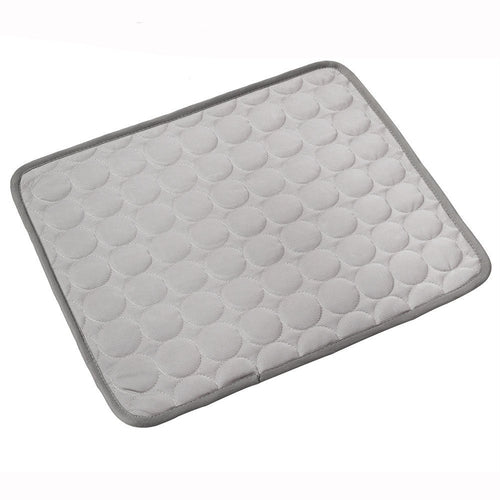 Gray pet summer sofa mat for cats and dogs, CJDropshipping pet bed, soft and comfortable resting spot for pets.